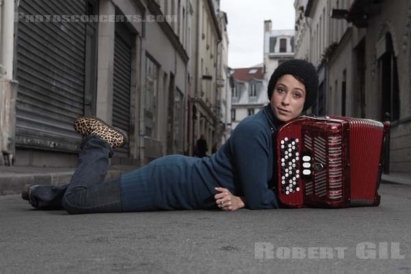 YOANNA - 2007-11-10 - PARIS -  - 